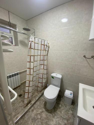 Ένα μπάνιο στο Ademi guest House