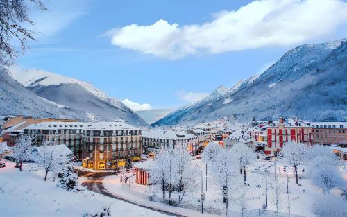 Appartement charmant à Cauterets, 27 m², vue sur la ville.