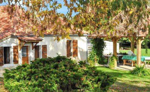 Fotografie z fotogalerie ubytování Charmante maison de campagne avec jardin et barbecue v destinaci Piets-Plasence-Moustrou