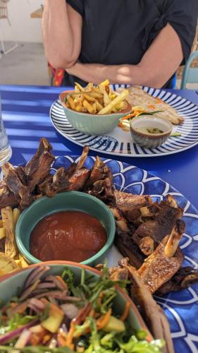 Makanan di atau berdekatan vila ini