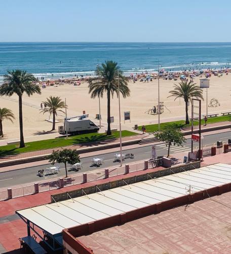 PRIMERA LINEA DE PLAYA con garaje