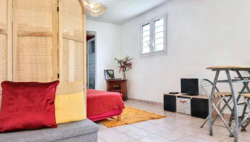 Un lugar para sentarse en Charmant studio à La Trinité de 20 m²