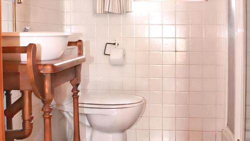 Kúpeľňa v ubytovaní Comfortable House in Estepa with Shared Pool