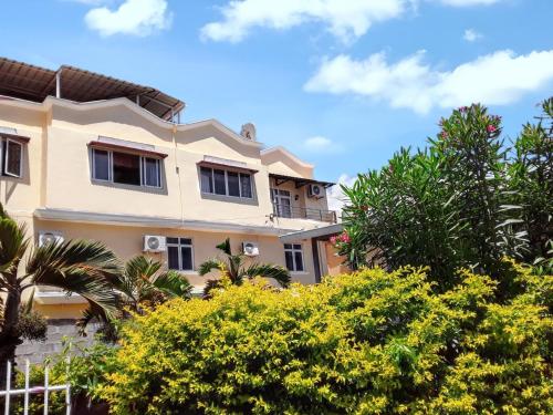 Charming Apartment in Grand Baie - 70 m² - Shared Pool