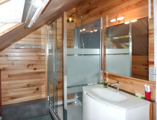 Koupelna v ubytování Appartement élégant avec vues panoramiques, Bois-de-Nèfles, 90 m²