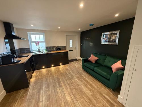Nhà bếp/bếp nhỏ tại Willow Barn - Nantwich, with Hot Tub