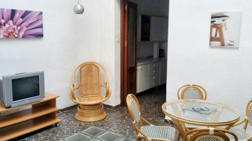 Spacious apartment in Cádiz 130 m² with balcony and city view