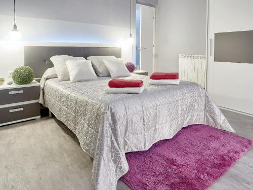 Posteľ alebo postele v izbe v ubytovaní Comfortable apartment in León - 55 m² + Balcony