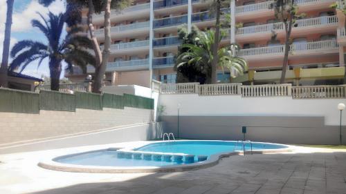 Bazén v ubytovaní Comfortable apartment in Salou with shared pool - 52 m² alebo v jeho blízkosti