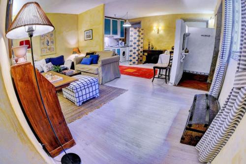 Posezení v ubytování Cosy apartment in the centre of Porto + Private terrace