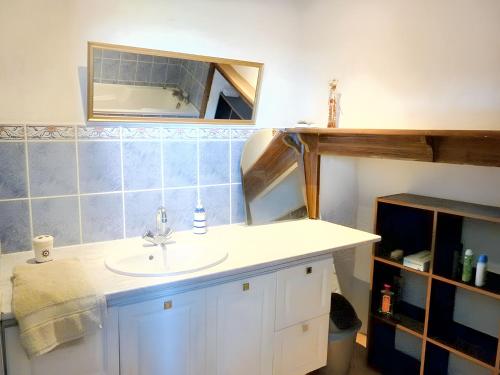 Fotografie z fotogalerie ubytování Maison chaleureuse à Lalbenque avec jardin clôturé v destinaci Lalbenque