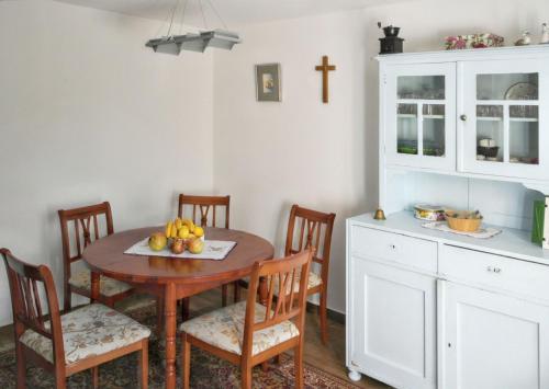 Dapur atau dapur kecil di Charming house in Jezera + Balcony