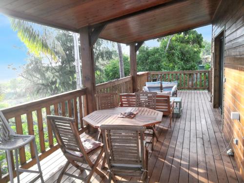 Balkón nebo terasa v ubytování Chalet familial à Saint-Leu avec vue sur mer et montagnes