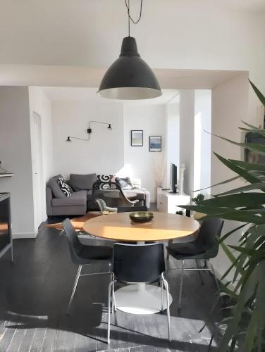 Χώρος καθιστικού στο Appartement moderne à Granville - 55 m² - Vue sur mer