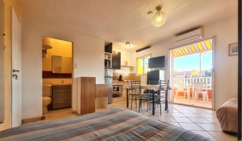 Posteľ alebo postele v izbe v ubytovaní Studio confortable à Hyères 22 m² + Terrasse C