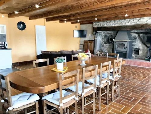 Kuchyň nebo kuchyňský kout v ubytování Maison conviviale à Bagnols avec terrasse et jardin