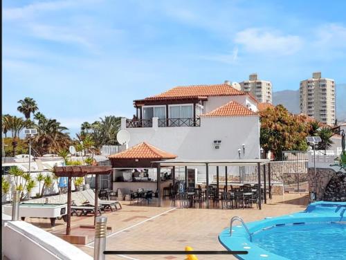 Bazén v ubytování Comfortable Apartment in Arona, 50 m², Shared Pool nebo v jeho okolí