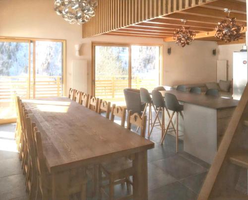 Imagine din galeria proprietății Chalet chaleureux montagne, Valmeinier, vue imprenable + 180 m² în Valmeinier