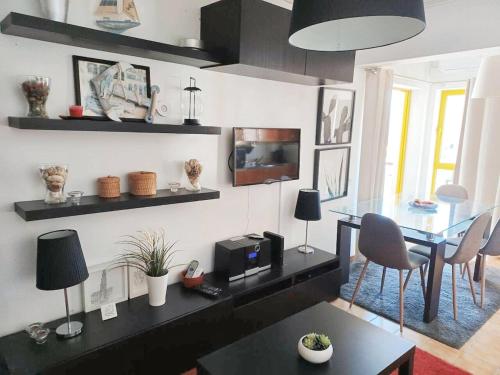 Charming Apartment in Portimão with Pool