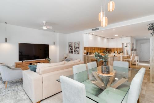 Spacious apartment with terrace and garden close to the sea