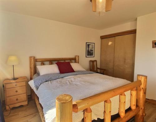 Letto o letti in una camera di Elk Ridge