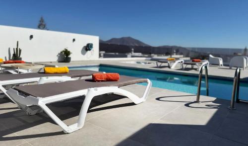 Lovely Casa Deseada, heated pool, jacuzzi, BBQ, ping pong table