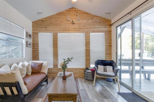 Posezení v ubytování Minimalist Hideaway
