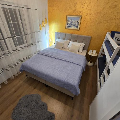 Apartman Hersek Mostarにあるベッド