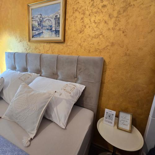 Apartman Hersek Mostarにあるベッド
