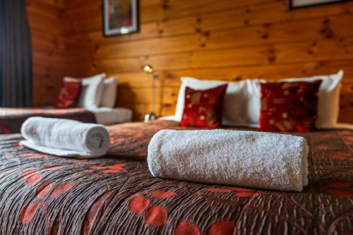 Rainforest Retreatにあるベッド
