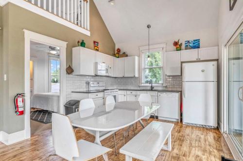 Η κουζίνα ή μικρή κουζίνα στο The Aster - 109 Butternut