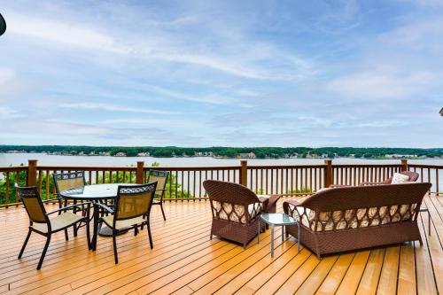 Gallery image of Spacious Osage Beach Home with Panoramic Lake Views in Osage Beach