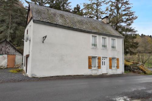 Maison accueillante à Saint-Gènes-Champespe + Vue sur le lac
