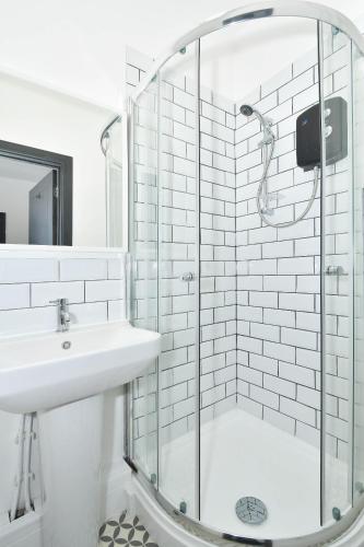 Bagno di Townhouse @ 202 Walthall Street Crewe