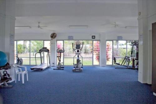 Fitness centrum a/nebo fitness zařízení v ubytování Trinity Beach Bliss - Experience Tropical Living
