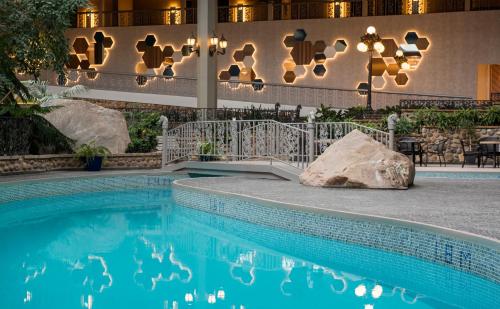 Bazén v ubytování Saskatoon Inn & Conference Centre nebo v jeho okolí