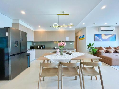 Kuchyň nebo kuchyňský kout v ubytování The Sóng Apartment 5 Stars Vung Tau - Căn Hộ Du Lịch Biển 5 Sao Vũng Tàu - MINH TOẢN's Homestay