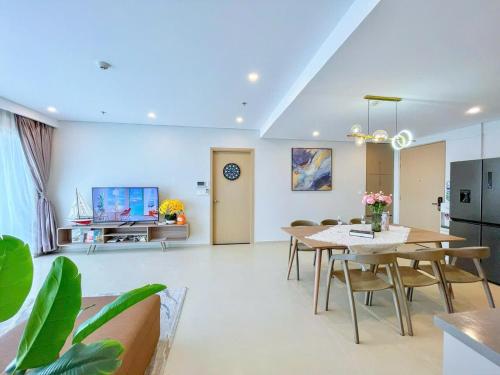 TV a/nebo společenská místnost v ubytování The Sóng Apartment 5 Stars Vung Tau - Căn Hộ Du Lịch Biển 5 Sao Vũng Tàu - MINH TOẢN's Homestay