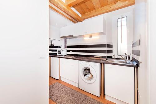Kuchyň nebo kuchyňský kout v ubytování HT Residence Maximus