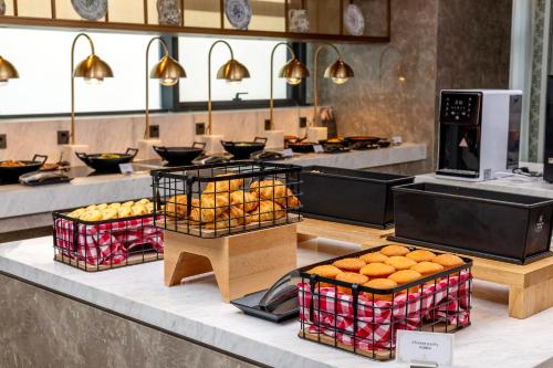 Makanan di atau berdekatan hotel