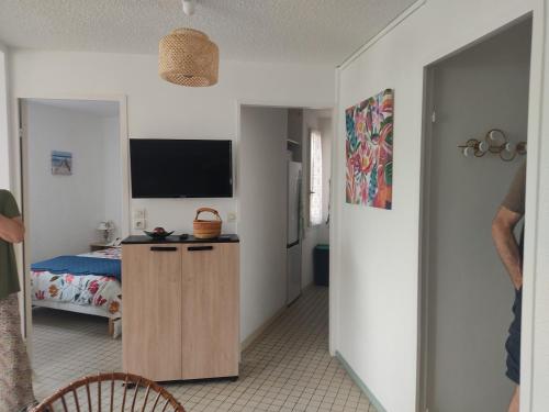 Appartement T2 à Gruissan, RDC, Plage à 150m, Parking, 4-5 pers - FR-1-796-72