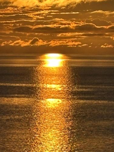 Gambar di galeri bagi Beach Hideaway Sea to Sky Loft di Sechelt