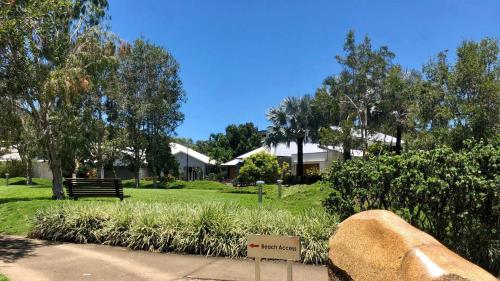 Canopy House - Palm Coveにある庭