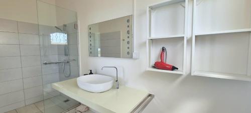 Koupelna v ubytování Abiki Mauritius