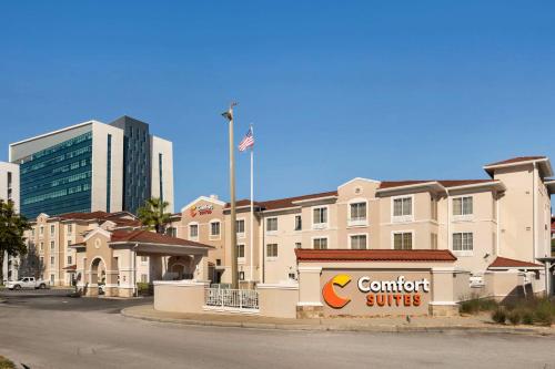 Comfort Suites Downtown Image