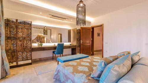 Posezení v ubytování Kalkan 4 Bedroom Luxury Villa 1210