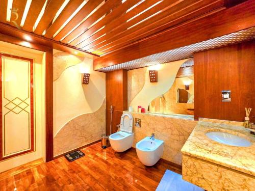 Fotografie z fotogalerie ubytování Timeless Elegance Italian-Style Penthouse Retreat v destinaci Abu Dhabi