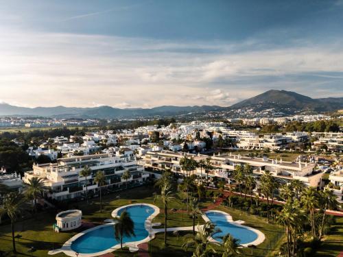 Locrimar Pool Real Padel Proximity