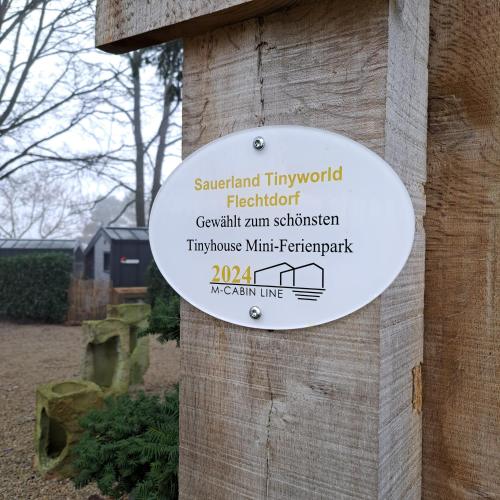 Sauerland-Tinyworld - Ihr Tiny Ferienhaus im Sauerland am Diemelseeに飾ってある許可証、賞状、看板またはその他の書類