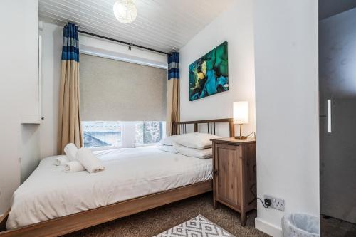 Cozy Central 2 Bed Apt with Great View - Parking photo 12